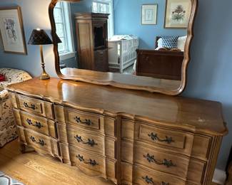 Thomasville dresser with mirror 75"W x 20"D x 31"H - $75