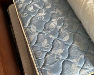 Twin mattress and box spring