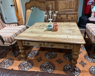 Pine coffee table with drawers