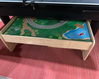 Train play table