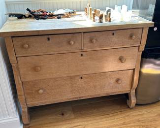Pine dresser