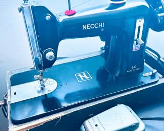 Necchi sewing machine (works)