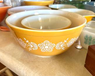 Vintage Pyrex Butterfly Gold nesting bowls 
