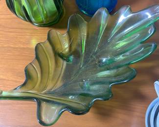Green leaf glass dish 