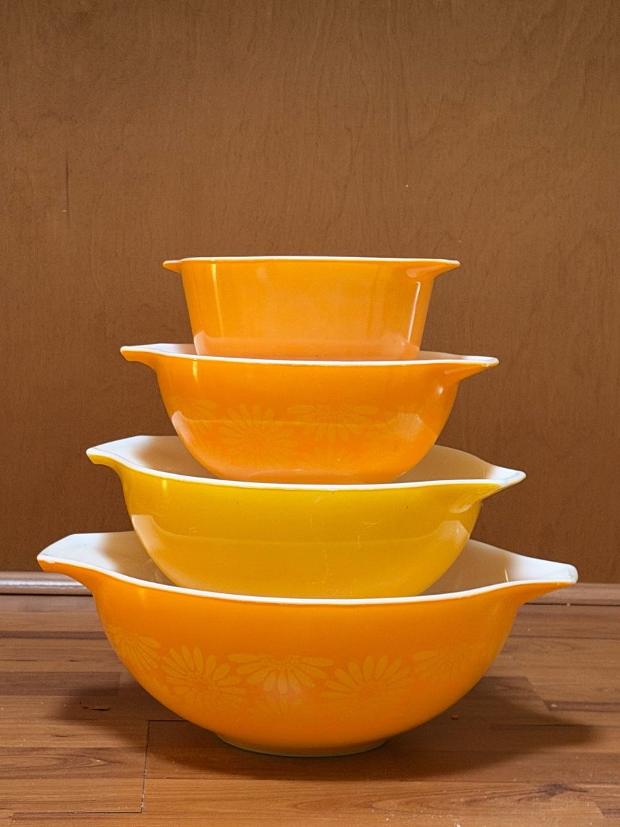 Pyrex Sunflower Daisy