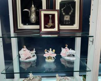 Artwor/Home Decor and Porcelain Figurines Orlando Estate Auction