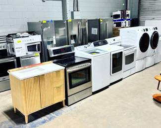 Refrigerators, Stoves, Vanity's and Washers & Dryers Orlando Estate Auction