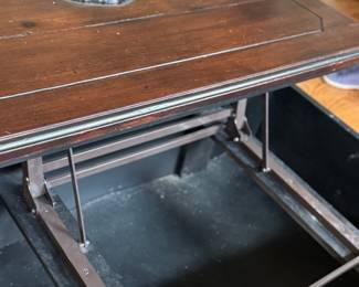 Table top lifts up for storage