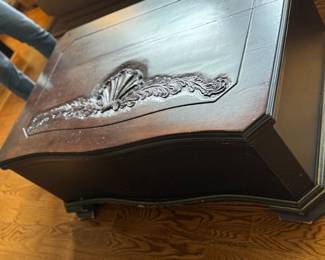 Coffee table chest top lifts up