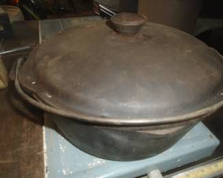 dutch oven (cast iron)