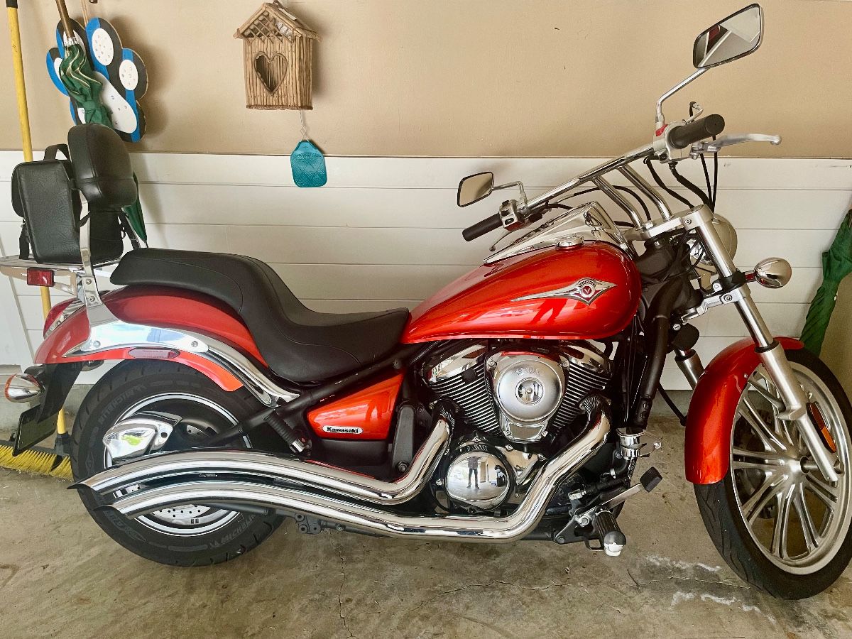 Kawasaki 900 Vulcan - 2009 23k miles