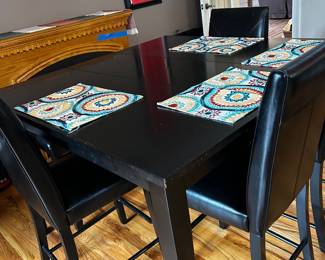 Dinette with 4 stools, bench and top pad