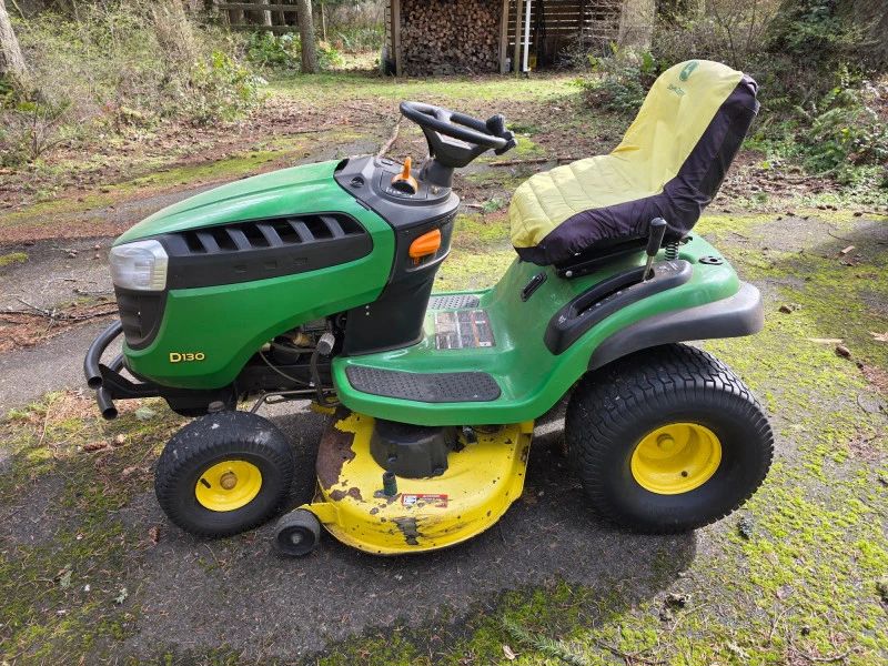 1 JohnDeereD130LawnTractorRearBaggingAttachments