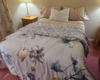 118 StructuresE455AdjustableBasePlatformWithFullMattressByMalouf