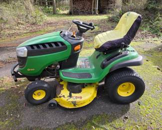 1 JohnDeereD130LawnTractorRearBaggingAttachments