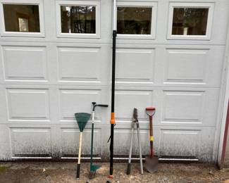 255 FiskarsPowerGearTreePrunerGardenHandTools