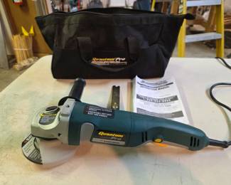 230 BlackDeckerQuantumPro45CordedAngleGrinder