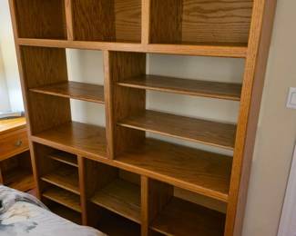 116 LargeOakTraditionalStyleBookshelfWithMultipleCubbiesStorage