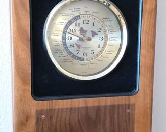 183 QuartzWorldTimeClockFeaturingMiniatureAirplaneSecondHand