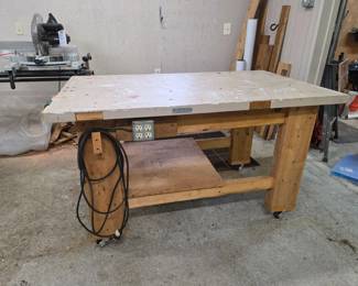 207 Homemade60x36WorkbenchOnCastersWithVisePower