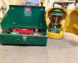 102 Coleman2BurnerCampStoveandLantern