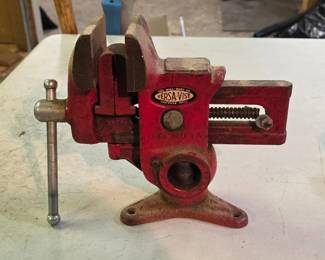 202 Vintage35VersaViseManufacturedByTheWillBurtCompany