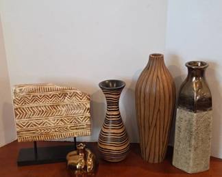 Decorative Sculptures and Vases, Mixed Materials