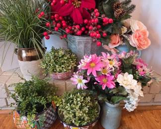 Containers With Removable Fake Plants