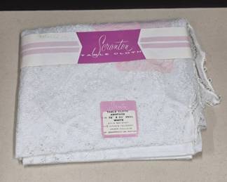 Scranton Ashford Oval Tablecloth, 72x90