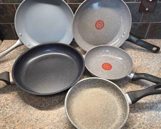 Nonstick Frying Pans with Speckled Finish