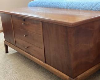 Lane cedar chest