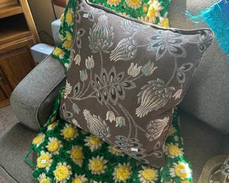 Floral Quilt, Decorative Pillow 