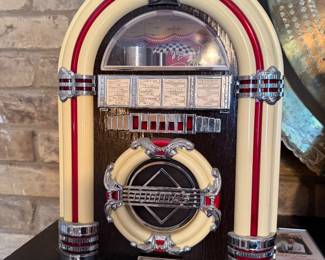 Thomas Reproduction Jukebox Radio