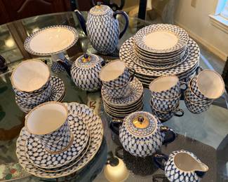 Lomonosor Imperial Porcelain “Cobalt Net Tulip” Russian China