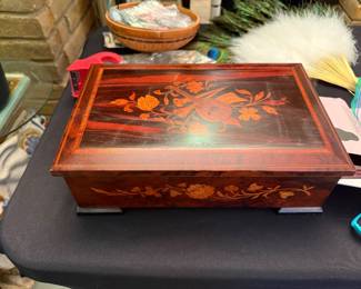 Thorens Decorative Music Box