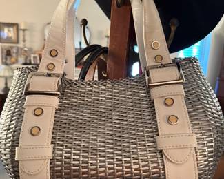 Max New York Basket bag