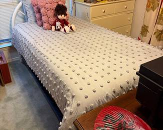 Twin trundle bed with Memory foam mattress (year old), Linens and pillows 