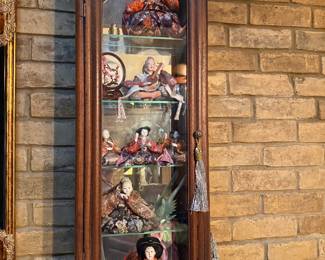 Display Case, Japanese dolls