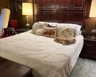 King Bed with memory foam mattress 