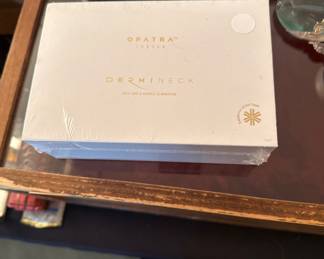 Opatra DermiNeck Light Therapy 