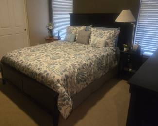 Queen Bedroom Set 