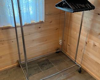 Coat/clothing rack.