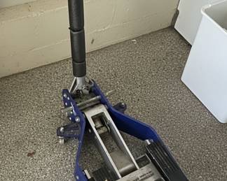 Pittsburgh 1500 Lb. Capacity ATV/Motorcycle Lift