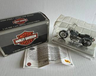 2000 Harley-Davidson FXDL Dyna Low Rider 1:18 Die Cast Metal Collectible by Maisto