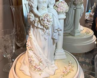 Avon Mrs. Albee Musical Jewelry Box