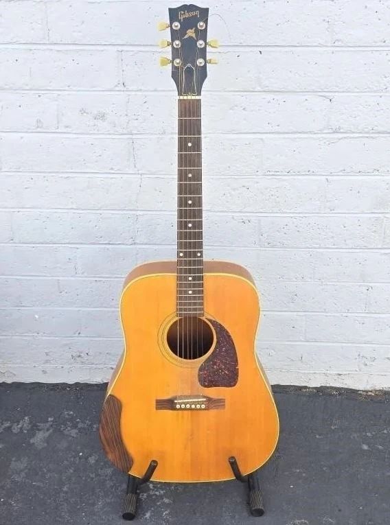 gibson acoustic guitar