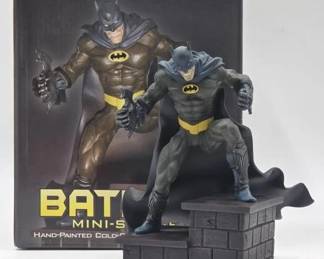 batman pocelain statue