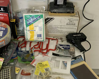 Lot 18: Household Hardware And Tools