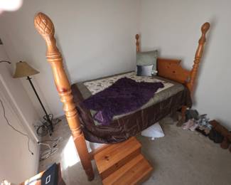 King Size Post Bed with Steps