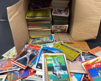 Large Mixed Lot MLB Baseball Cards
